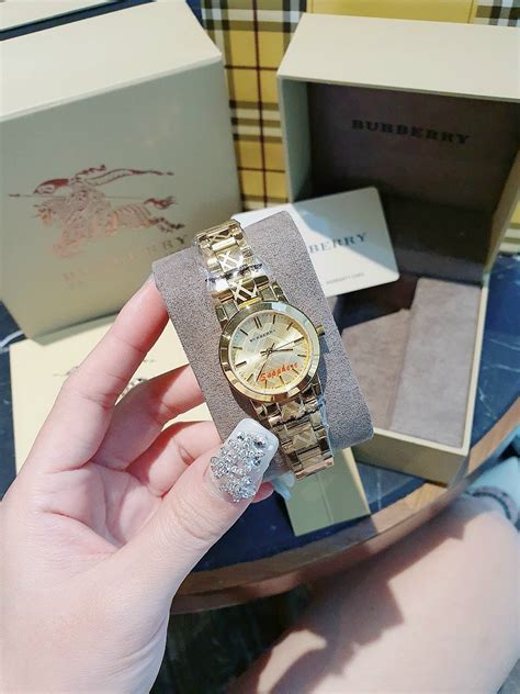 đồng hồ burberry nữ dây kim loại